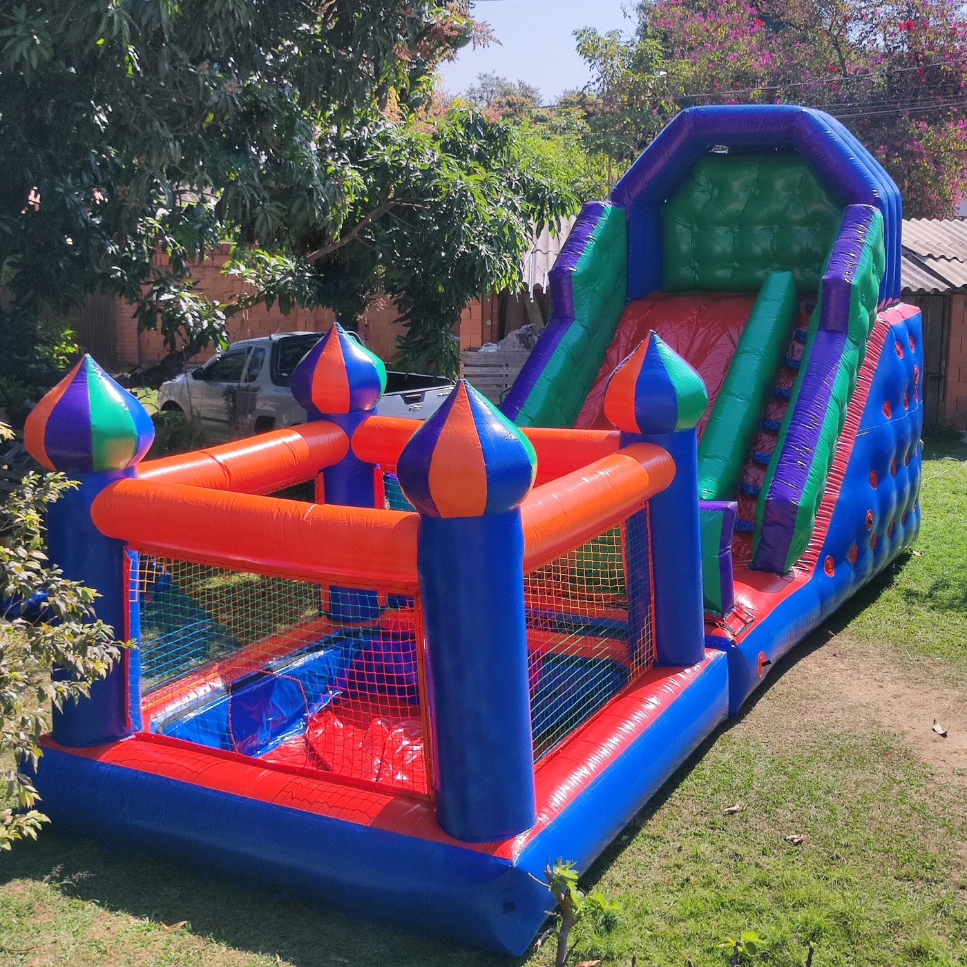 Imagem Tobogã Com Piscina